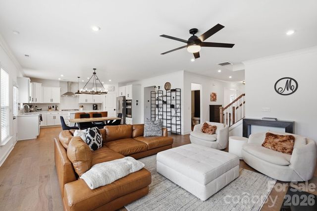 11016 Larkslea Lane, Charlotte, NC 28278