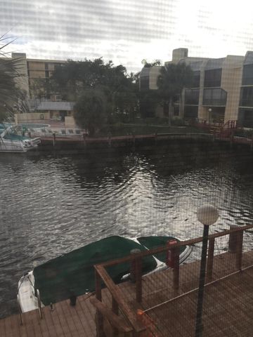 10 Royal Palm Way 2030, Boca Raton, FL 33432