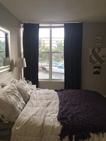 10 Royal Palm Way 2030, Boca Raton, FL 33432