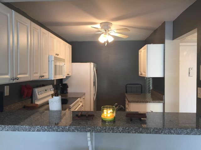 10 Royal Palm Way 2030, Boca Raton, FL 33432