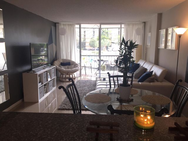 10 Royal Palm Way 2030, Boca Raton, FL 33432