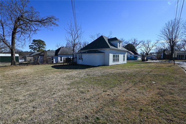 602 E Church Avenue, Berryville, AR 72616
