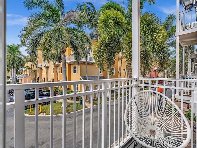2329 Vintage Drive 2329, Lighthouse Point, FL 33064