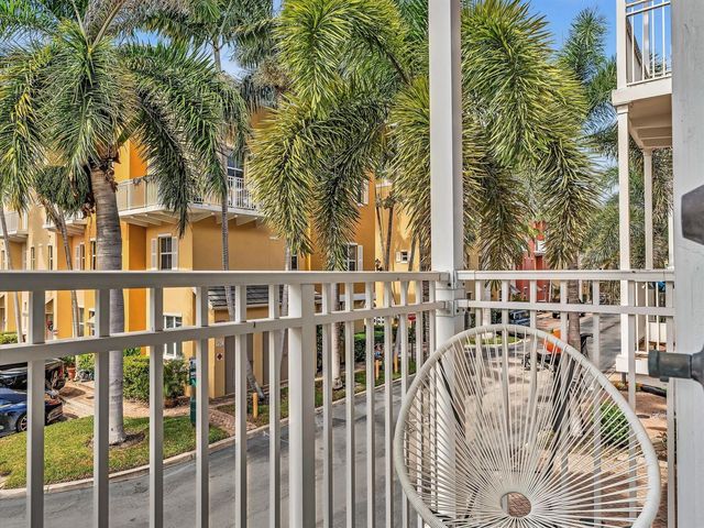 2329 Vintage Drive 2329, Lighthouse Point, FL 33064