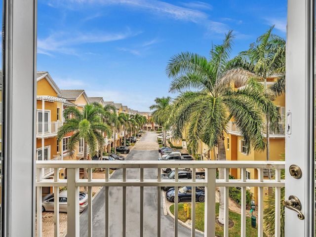 2329 Vintage Drive 2329, Lighthouse Point, FL 33064