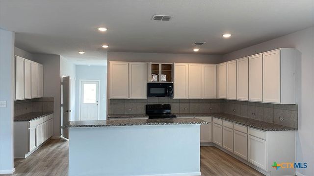 209 Drew Circle, Seguin, TX 78155