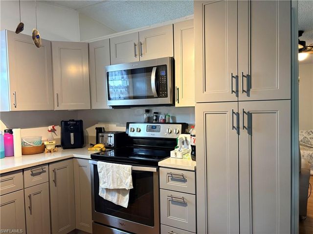 3134 Linwood DR, North Fort Myers, FL 33917