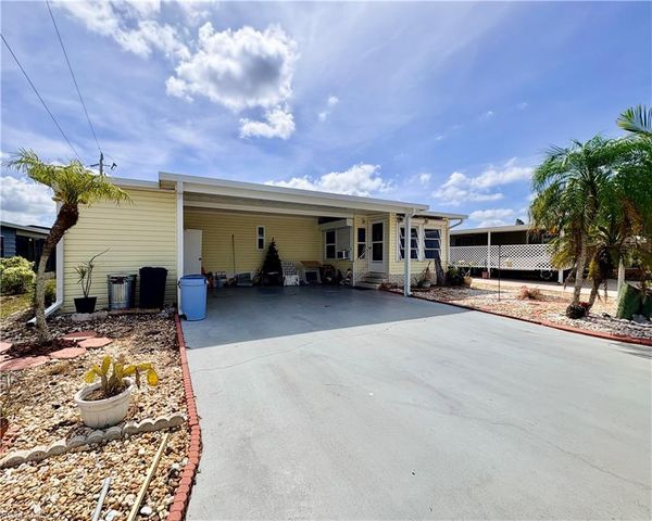 3134 Linwood DR, North Fort Myers, FL 33917