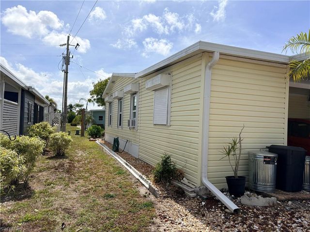 3134 Linwood DR, North Fort Myers, FL 33917