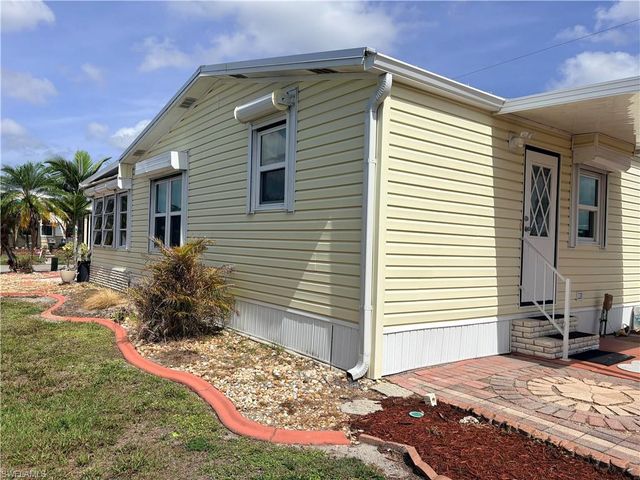 3134 Linwood DR, North Fort Myers, FL 33917