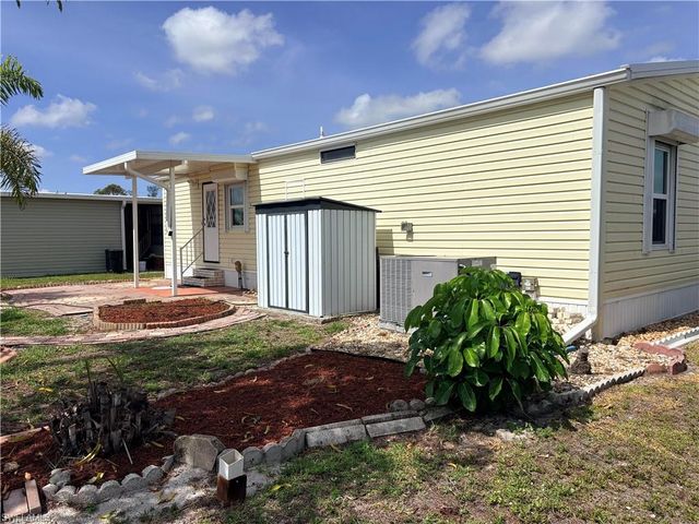 3134 Linwood DR, North Fort Myers, FL 33917