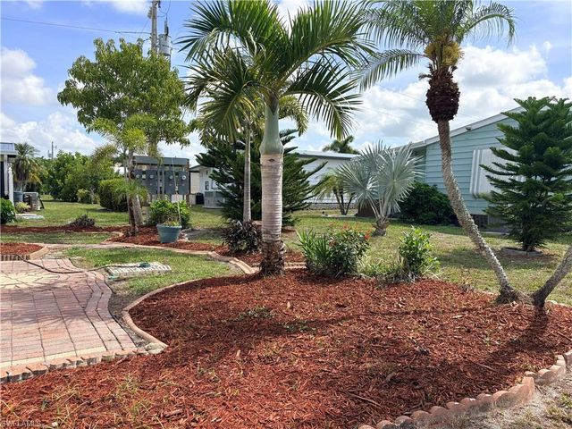3134 Linwood DR, North Fort Myers, FL 33917