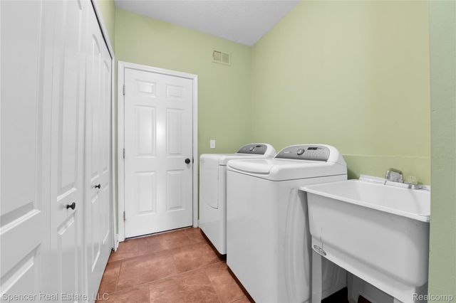 6125 Cheshire Park Drive, Independence Charter Township, MI 48346