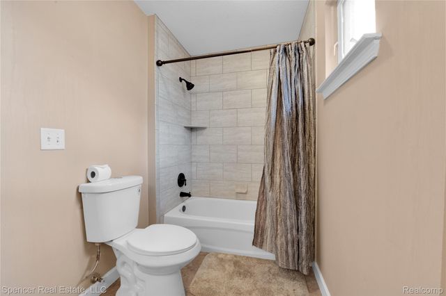 6125 Cheshire Park Drive, Independence Charter Township, MI 48346