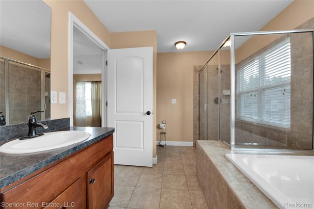 6125 Cheshire Park Drive, Independence Charter Township, MI 48346