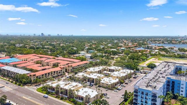 5306 SANTA ROSA COURT 143, Tampa, FL 33609