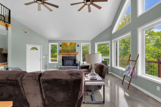 232 Covenant Ln, Mcminnville, TN 37110