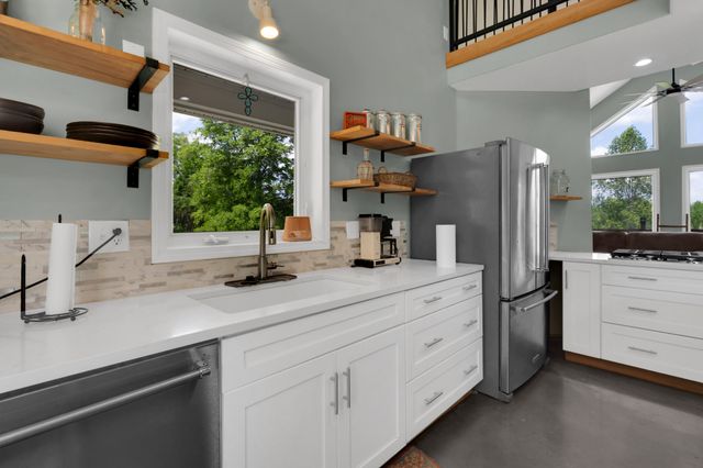 232 Covenant Ln, Mcminnville, TN 37110
