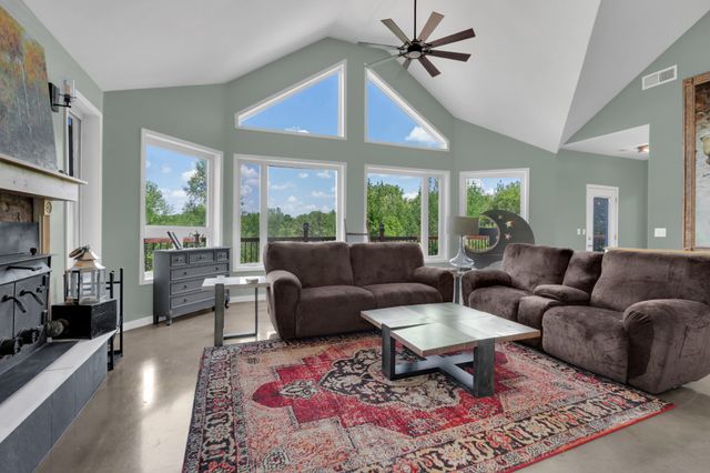232 Covenant Ln, Mcminnville, TN 37110