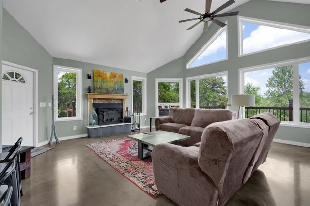 232 Covenant Ln, Mcminnville, TN 37110
