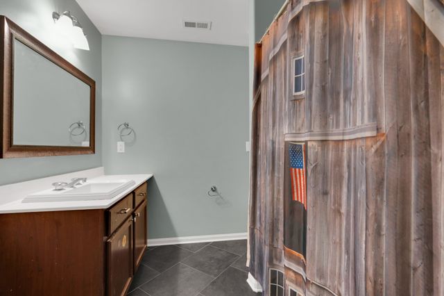 232 Covenant Ln, Mcminnville, TN 37110