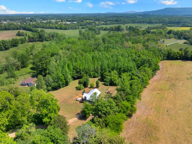 232 Covenant Ln, Mcminnville, TN 37110