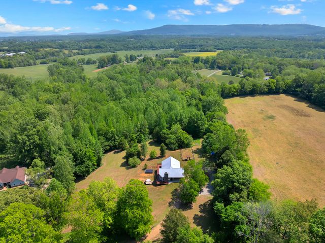 232 Covenant Ln, Mcminnville, TN 37110