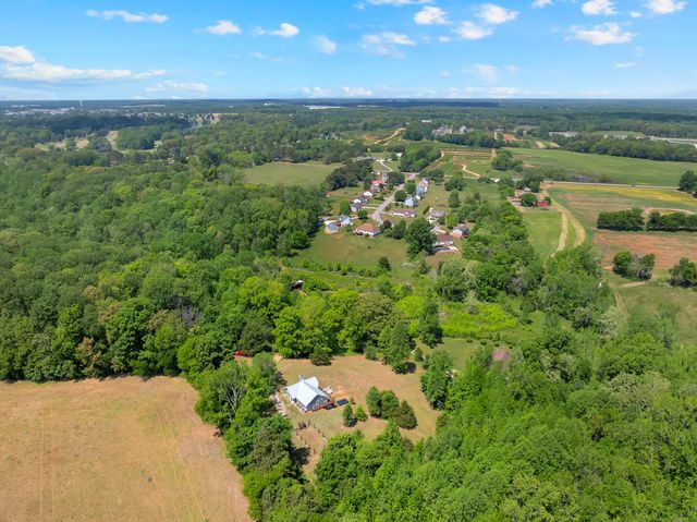 232 Covenant Ln, Mcminnville, TN 37110