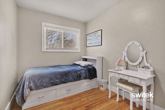 220 Stadium Drive, Middleville Vlg, MI 49333