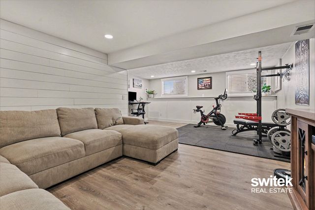 220 Stadium Drive, Middleville Vlg, MI 49333