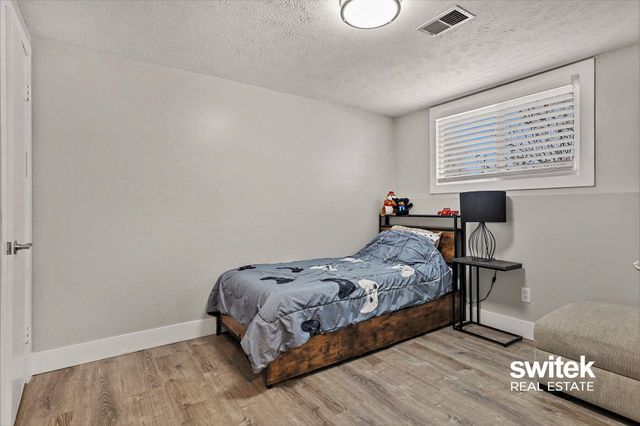 220 Stadium Drive, Middleville Vlg, MI 49333