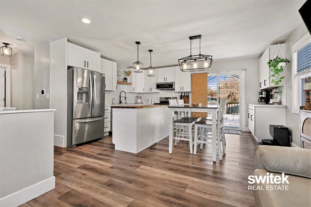 220 Stadium Drive, Middleville Vlg, MI 49333