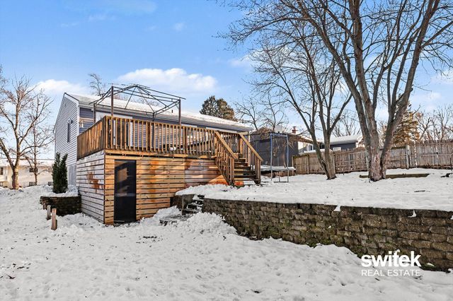 220 Stadium Drive, Middleville Vlg, MI 49333