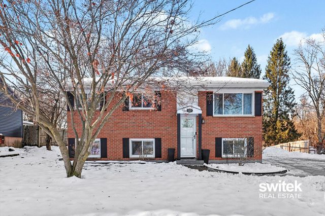 220 Stadium Drive, Middleville Vlg, MI 49333