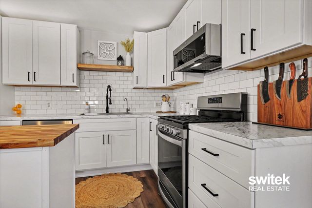 220 Stadium Drive, Middleville Vlg, MI 49333