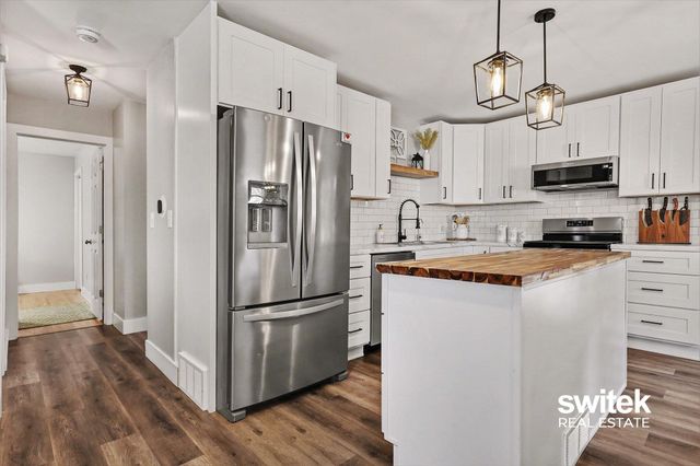 220 Stadium Drive, Middleville Vlg, MI 49333