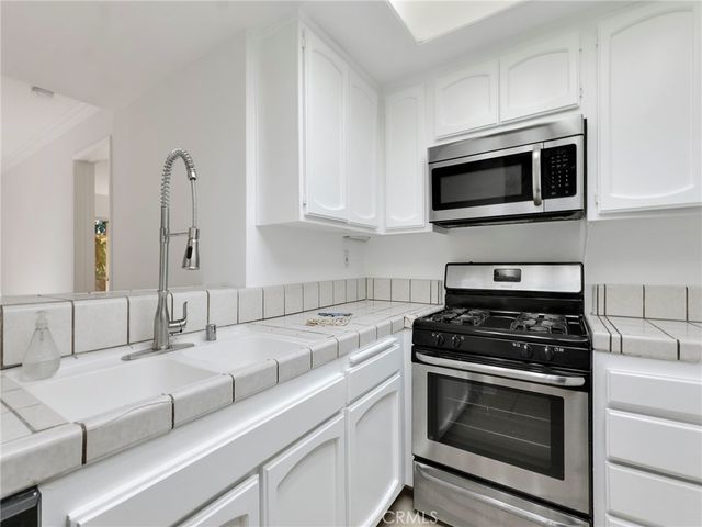 7800 Topanga Blvd. 216, Canoga Park, CA 91304