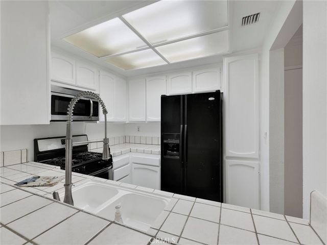 7800 Topanga Blvd. 216, Canoga Park, CA 91304