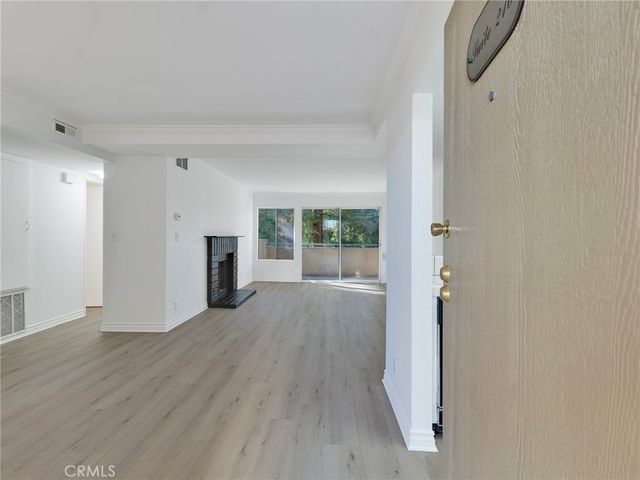 7800 Topanga Blvd. 216, Canoga Park, CA 91304