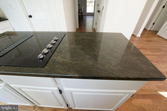 6195 RIVER FOREST DR, Manassas, VA 20112