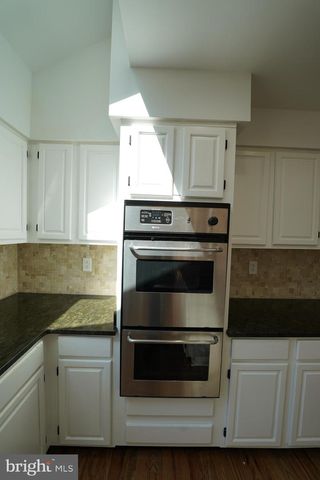 6195 RIVER FOREST DR, Manassas, VA 20112