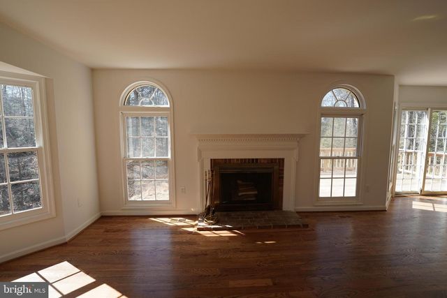 6195 RIVER FOREST DR, Manassas, VA 20112