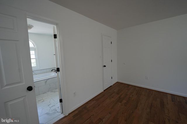 6195 RIVER FOREST DR, Manassas, VA 20112