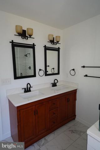 6195 RIVER FOREST DR, Manassas, VA 20112