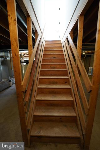 6195 RIVER FOREST DR, Manassas, VA 20112