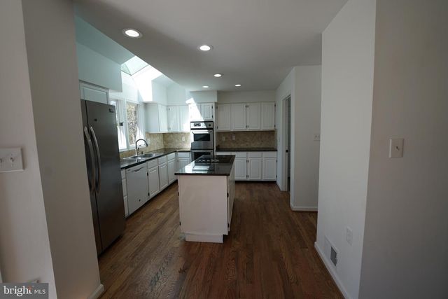 6195 RIVER FOREST DR, Manassas, VA 20112