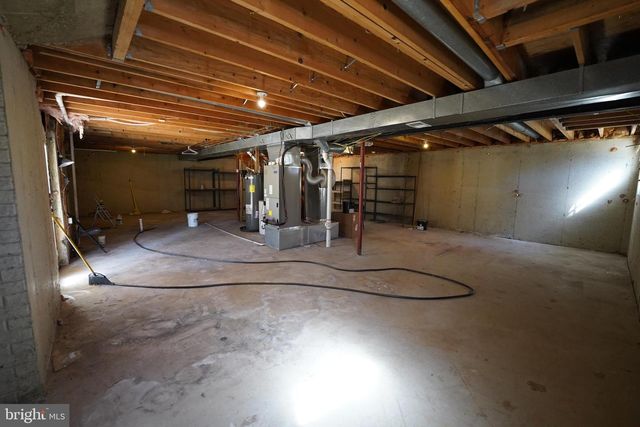 6195 RIVER FOREST DR, Manassas, VA 20112