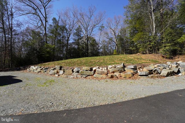 6195 RIVER FOREST DR, Manassas, VA 20112