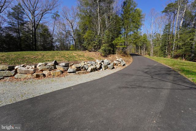 6195 RIVER FOREST DR, Manassas, VA 20112