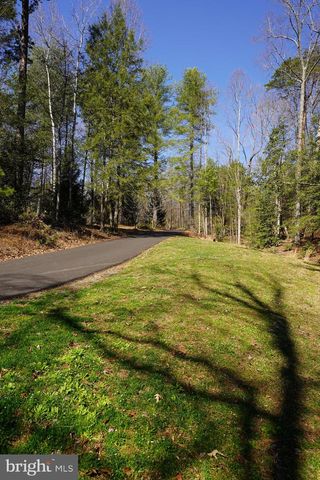 6195 RIVER FOREST DR, Manassas, VA 20112